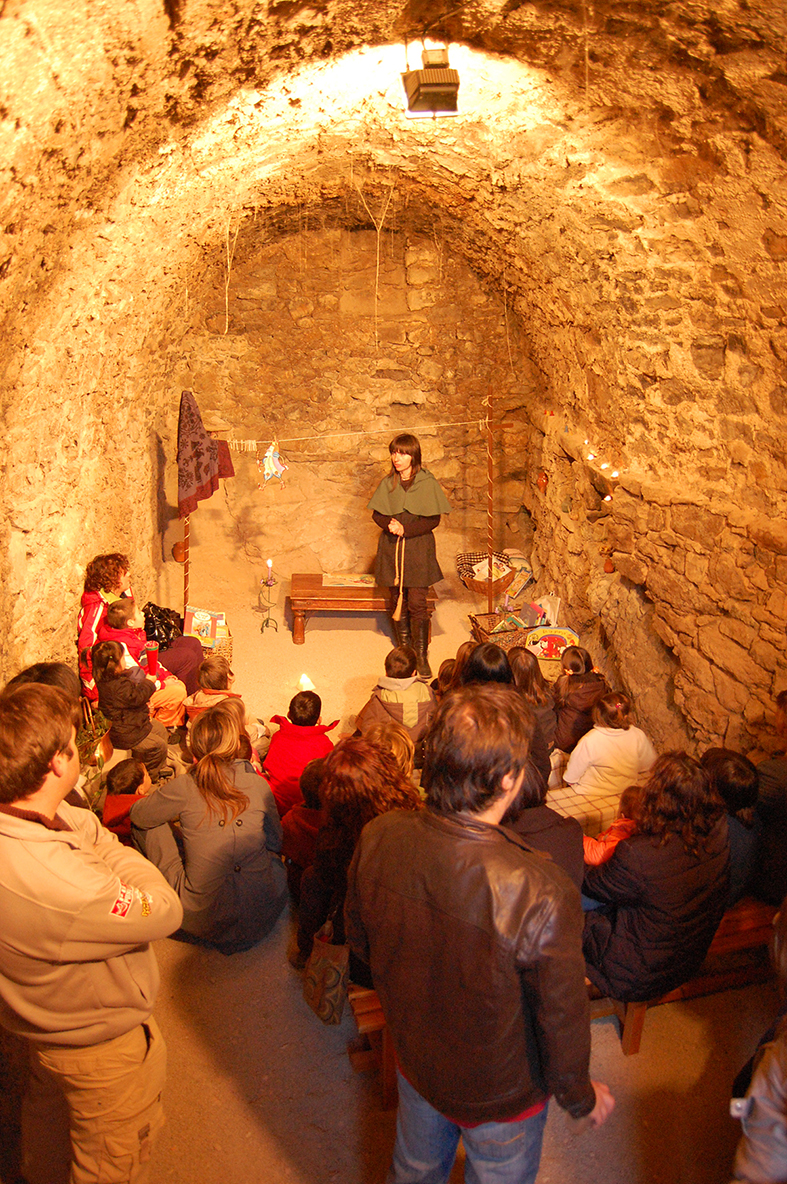 Conta-contes de la 7a Fira Medieval d'Oficis - Novembre de 2008.