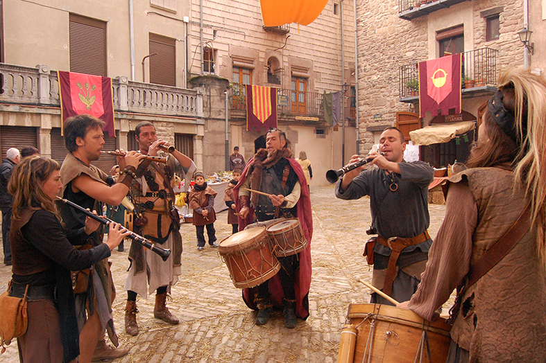 ActuaciÃ³ dels Berros de la Cort durant la 7a Fira Medieval d'Oficis - Novembre de 2008.