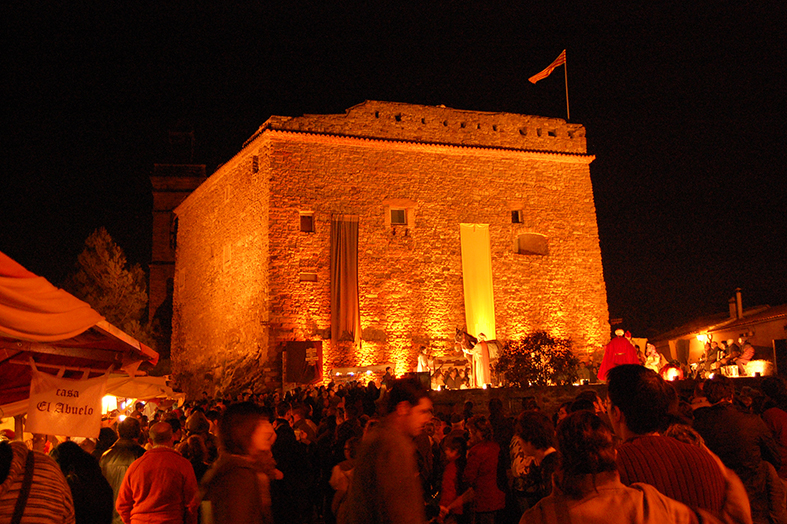 RepresentaciÃ³ de 'Salats!' durant la 7a Fira Medieval d'Oficis - Novembre de 2008.
