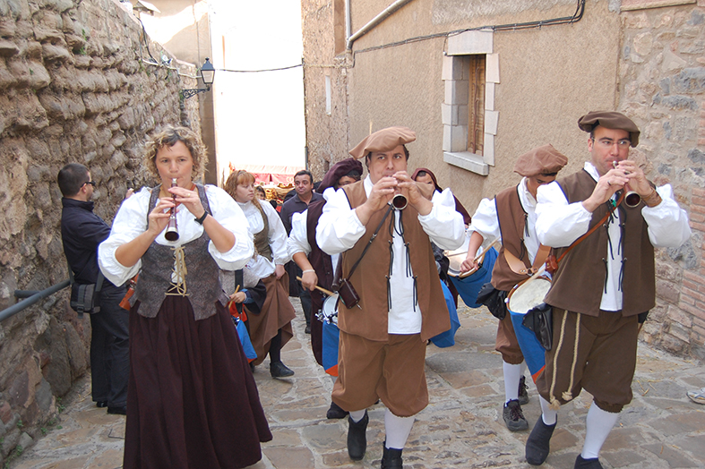 ActuaciÃ³ dels Grallers del Poble Vell durant la 9a Fira Medieval d'Oficis - Novembre de 2010.