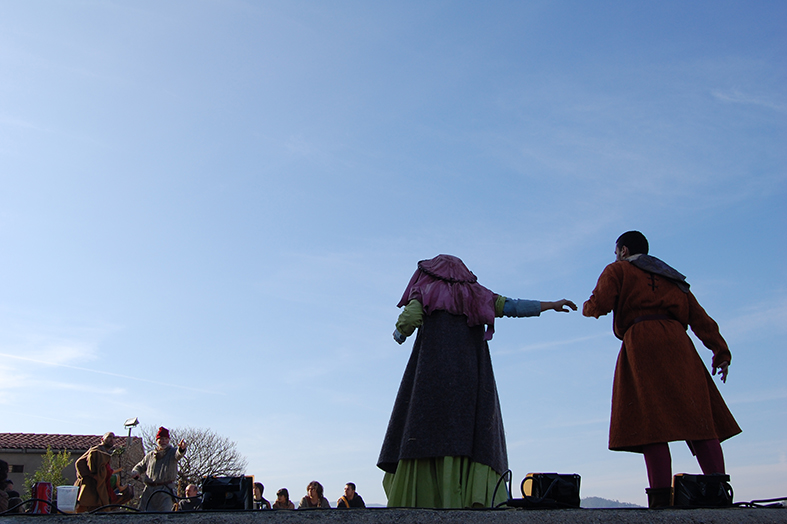 RepresentaciÃ³ de 'Salats!' durant la 9a Fira Medieval d'Oficis - Novembre de 2010.