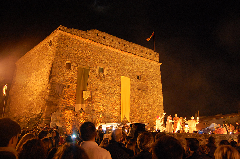 RepresentaciÃ³ de 'Salats!' durant la 9a Fira Medieval d'Oficis - Novembre de 2010.