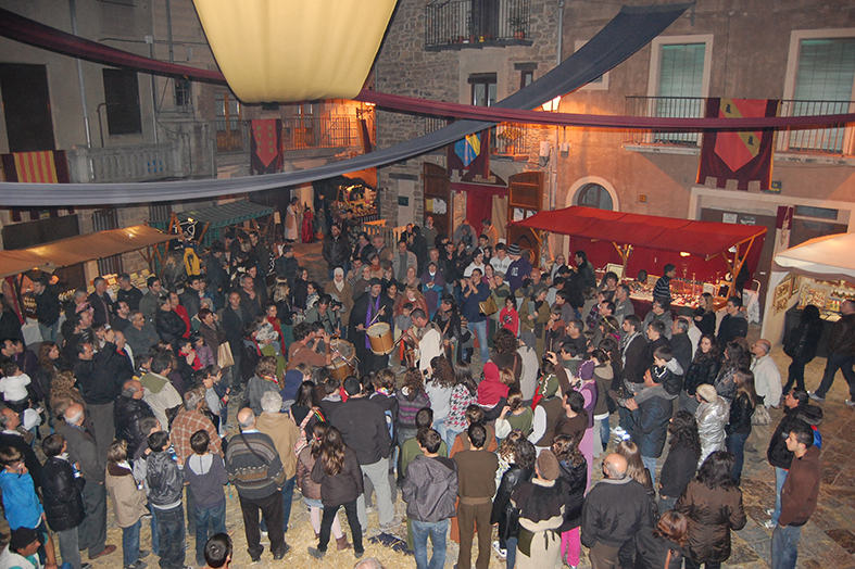 ActuaciÃ³ de cloenda de la 9a Fira Medieval d'Oficis - Novembre de 2010.
