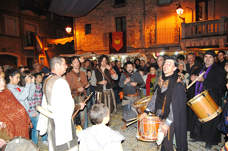 ActuaciÃ³ dels Berros de la Cort durant la cloenda de la 9a Fira Medieval d'Oficis - Novembre de 2010.