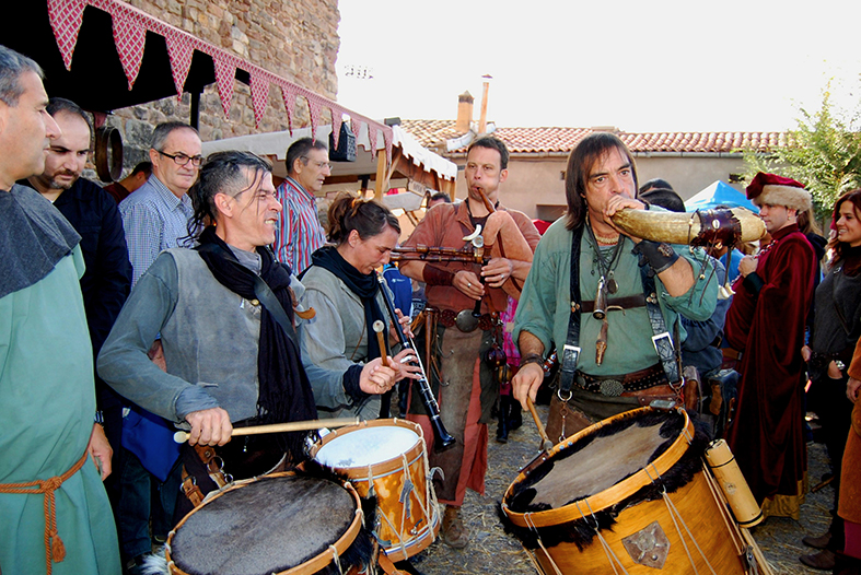 ActuaciÃ³ dels Berros de la Cort durant la 10a Fira Medieval d'Oficis - Novembre de 2011.