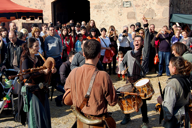 ActuaciÃ³ dels Berros de la Cort durant la 10a Fira Medieval d'Oficis - Novembre de 2011.