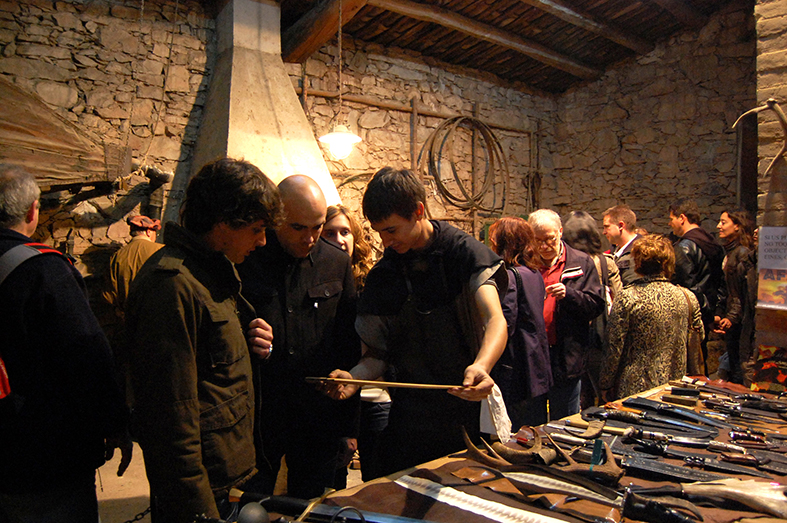 Interior de la Ferreria del Poble Vell durant la 10a Fira Medieval d'Oficis - Novembre de 2011.