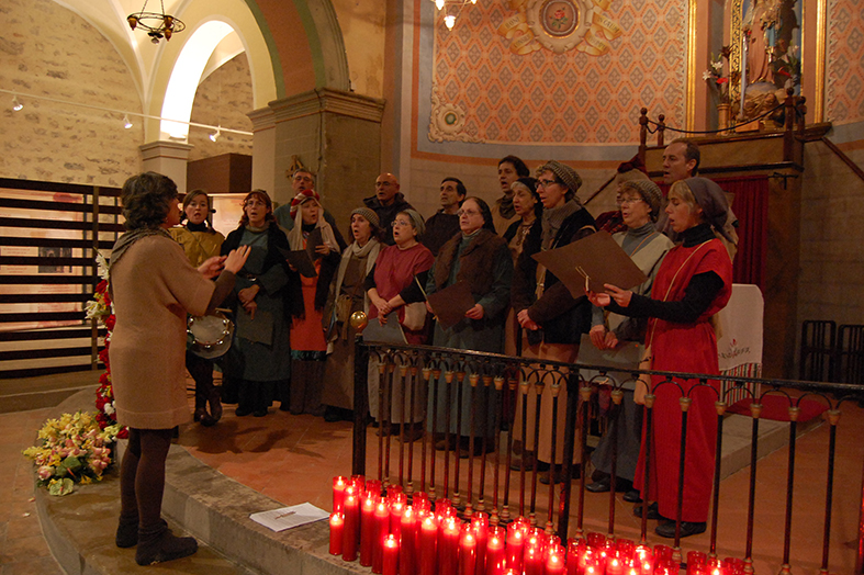 ActuaciÃ³ de la Coral SÃ²rissons durant la 10a Fira Medieval d'Oficis - Novembre de 2011.