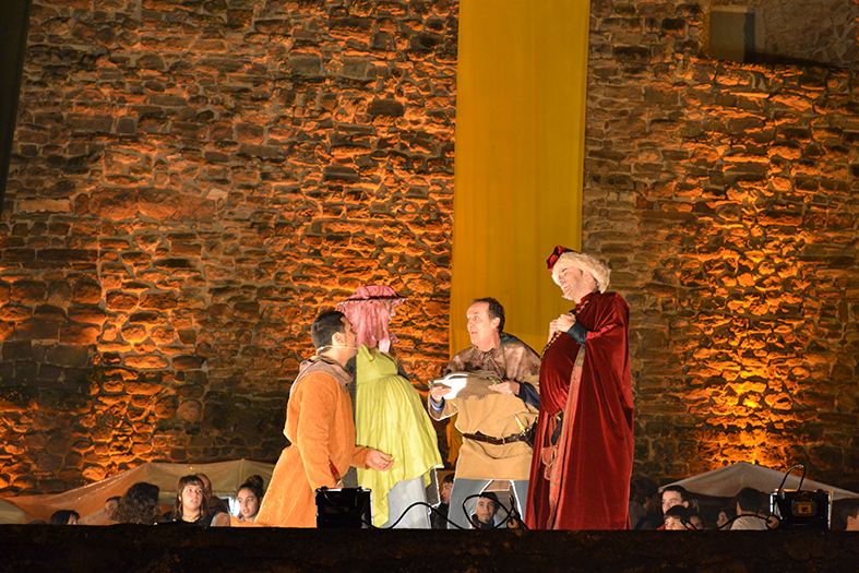 RepresentaciÃ³ de 'Salats!' durant l'11a Fira Medieval d'Oficis - Novembre de 2012.