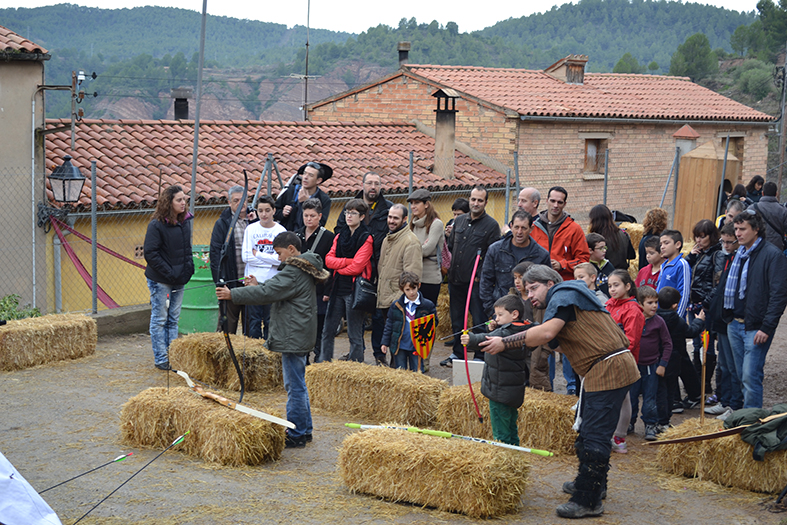 Taller de tir amb arc de l'11a Fira Medieval d'Oficis - Novembre de 2012.