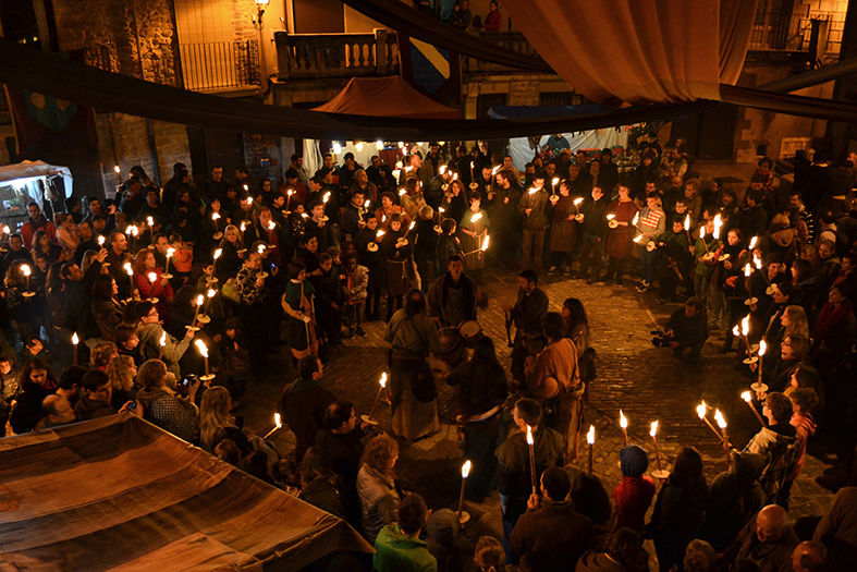 Marxa de torxes de l'11a Fira Medieval d'Oficis - Novembre de 2012.