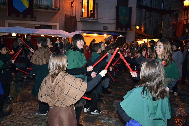 ActuaciÃ³ dels Bastoners durant l'11a Fira Medieval d'Oficis - Novembre de 2012.