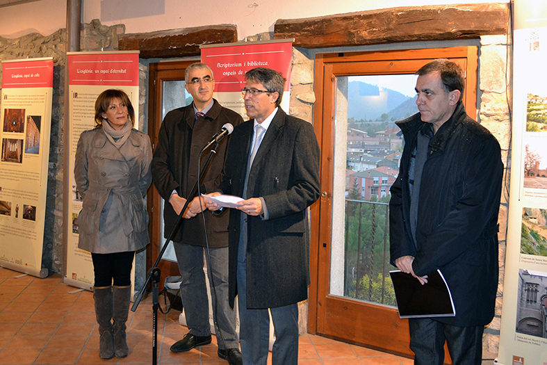 Lâ€™alcalde Josep Maria Canudas parla en lâ€™acte inaugural de la 12a Fira Medieval dâ€™Oficis de SÃºria. Al seu costat, Mireia HernÃ¡ndez, Juli Gendrau i el regidor Miquel Caelles - Novembre de 2013.