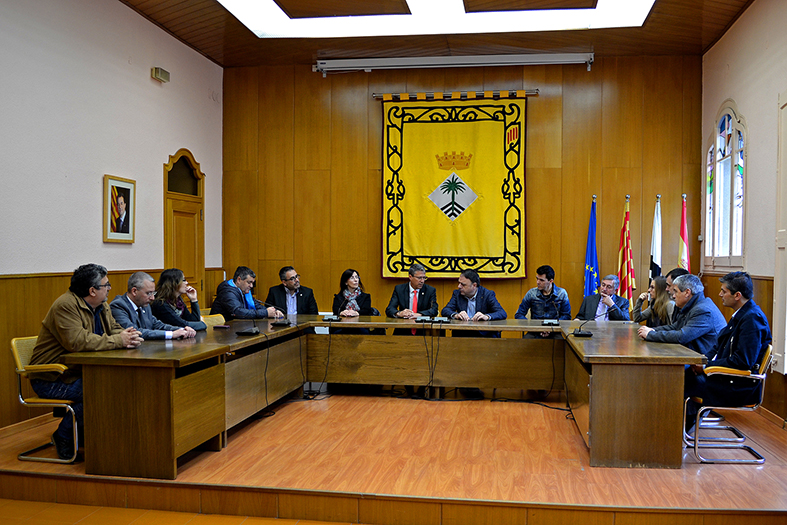 RecepciÃ³ de la corporaciÃ³ municipal a l' alcalde de Manresa i diputat del Bages a la DiputaciÃ³, ValentÃ­ Junyent, al salÃ³ de sessions de la Casa de la Vila - Novembre de 2015.