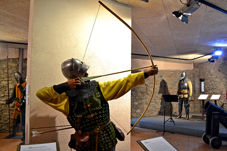 Imatge de l'exposiciÃ³ 'L'arnÃ©s del cavaller', inaugurada a Cal Balaguer del Porxo amb motiu de la 14a Fira Medieval d'Oficis de SÃºria - Novembre de 2015.