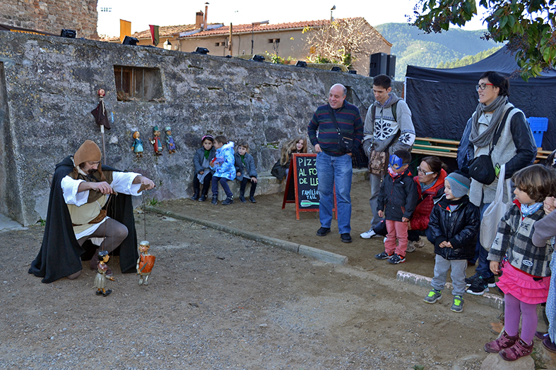 SessiÃ³ de titelles a l'Era del Castell, dins de la 14a Fira Medieval d'Oficis de SÃºria - Novembre de 2015.