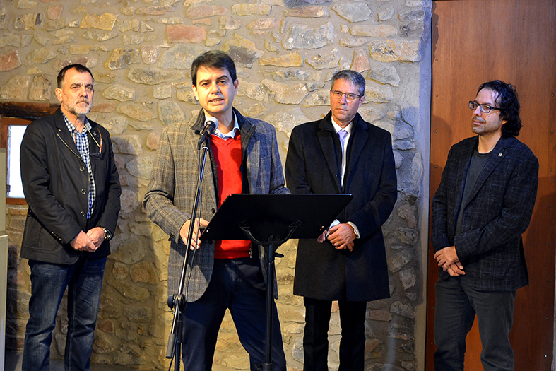 El vicepresident de la DiputaciÃ³ i alcalde d'Igualada, Marc Castells, en la inauguraciÃ³ de la 15a Fira Medieval d'Oficis, amb l'alcalde Josep Maria Canudas, el president del Consell Comarcal, AgustÃ­ Comas, i el regidor Miquel Caelles - Novembre de 2016