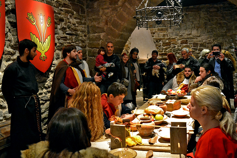 RecreaciÃ³ medieval al Centre d'InterpretaciÃ³ del Castell, dins de la 15a Fira Medieval d'Oficis de SÃºria - Novembre de 2016.
