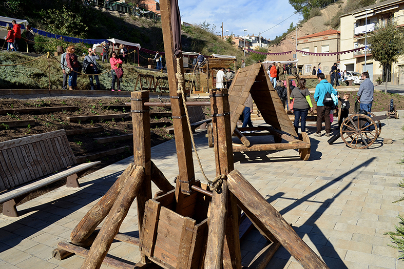 ExposiciÃ³ d'armes de setge a l'espai firal dels GalÃ pets, dins de la 15a Fira Medieval d'Oficis de SÃºria - Novembre de 2016.