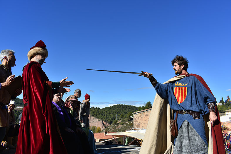 RepresentaciÃ³ de 'Salats!â€™ a lâ€™Era del Castell, a cÃ rrec del Foment Cultural, durant la 17a Fira Medieval dâ€™Oficis de SÃºria - Novembre de 2018.