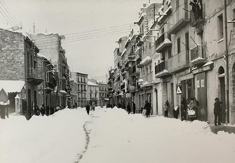 Any 1962 - El carrer GonzÃ¡lez Solesio, desprÃ©s de la gran nevada de la nit de Nadal (font: llibre 'SÃºria. Els records d'un poble' de Fotografia Juncadella).