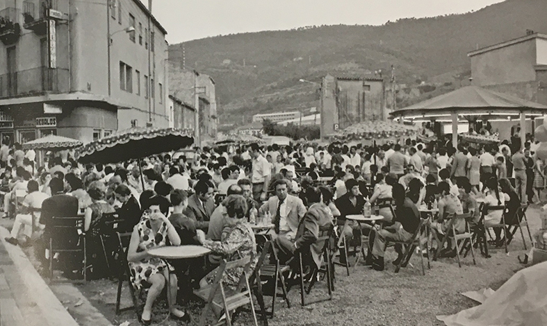 Any 1968 - Ambient de Festa Major al Pla de la Font (font: llibre 'SÃºria. Els records d'un poble' de Fotografia Juncadella).