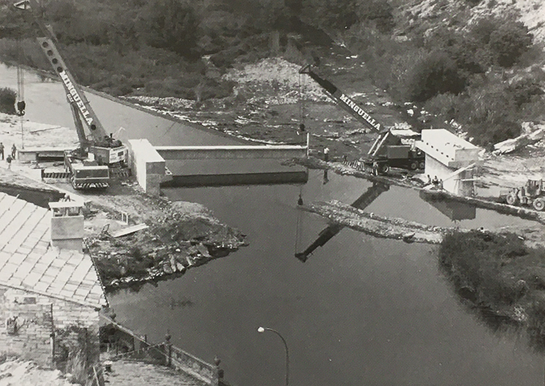 Any 1977 - ConstrucciÃ³ del pont de Salipota (font: llibre 'SÃºria ahir i avui' de Josep Massana i Portella).