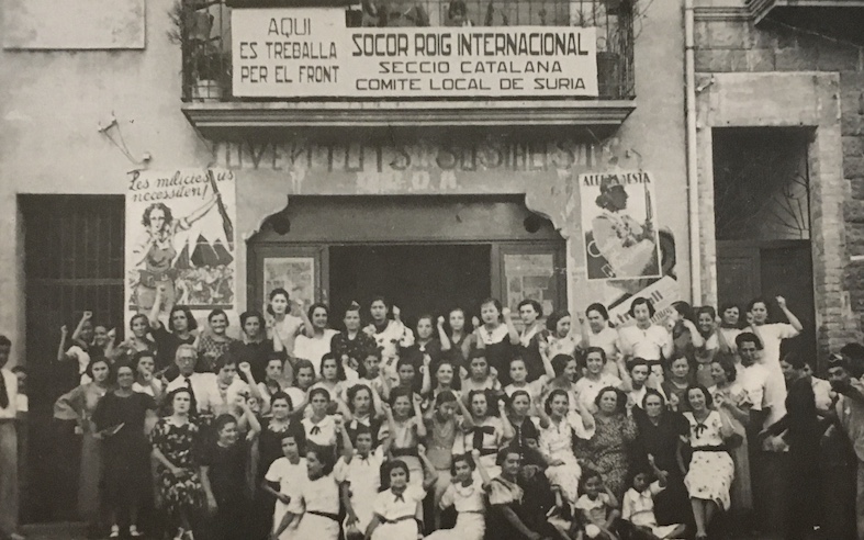 Sense data - Cosidor de noies de les Joventuts Socialistes durant la guerra civil 1936-39 (font: llibre 'SÃºria, el meu poble' de Pau Soler i Clariana).