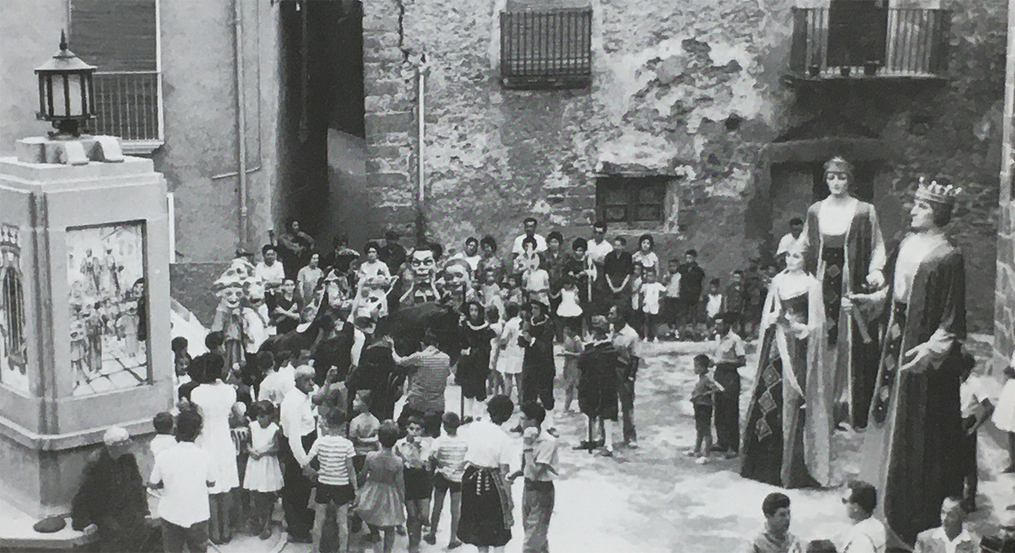 Acte festiu de l'any 1962 a la plaÃ§a Major (foto publicada en el llibre 'SÃºria, histÃ²ria en imatges. 1894-1975' de Josep Reguant i Agut).