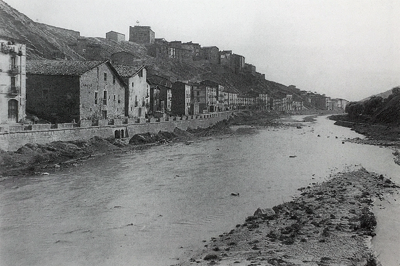 Imatge del riu Cardener al seu pas per SÃºria, a comenÃ§aments del segle XX (foto publicada en el llibre 'SÃºria, histÃ²ria en imatges. 1894-1975' de Josep Reguant Agut).