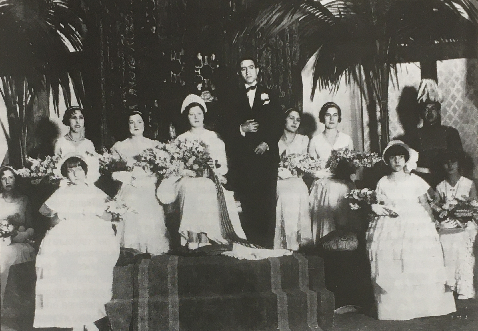 Any 1931 - Salvador Perarnau, guanyador de la Flor Natural dels Jocs Florals del barri de Santa EulÃ lia (Barcelona). Foto: BrangulÃ­. Fons: Arxiu Nacional de Catalunya.