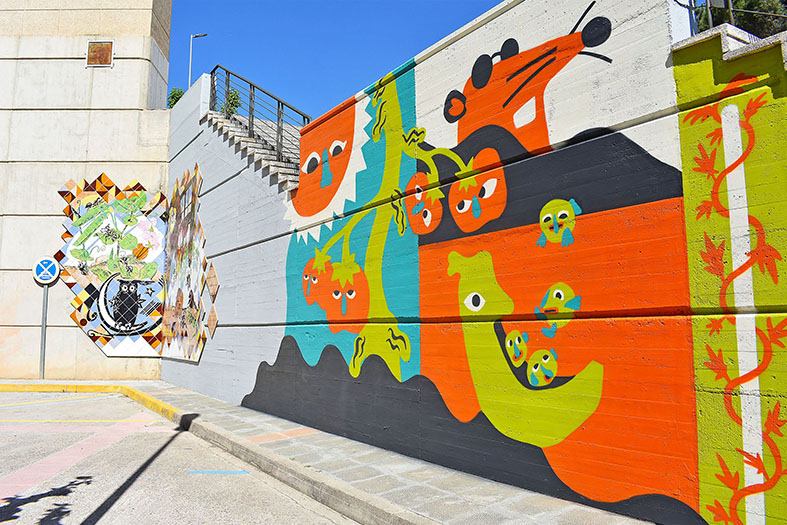 Any 2021 - Imatge del nou mural de la plaÃ§a de Salvador Perarnau, inspirat en personatges dels poemes de lâ€™escriptor surienc i original de lâ€™ilÂ·lustrador i dissenyador grÃ fic surienc Pau JuÃ¡rez.