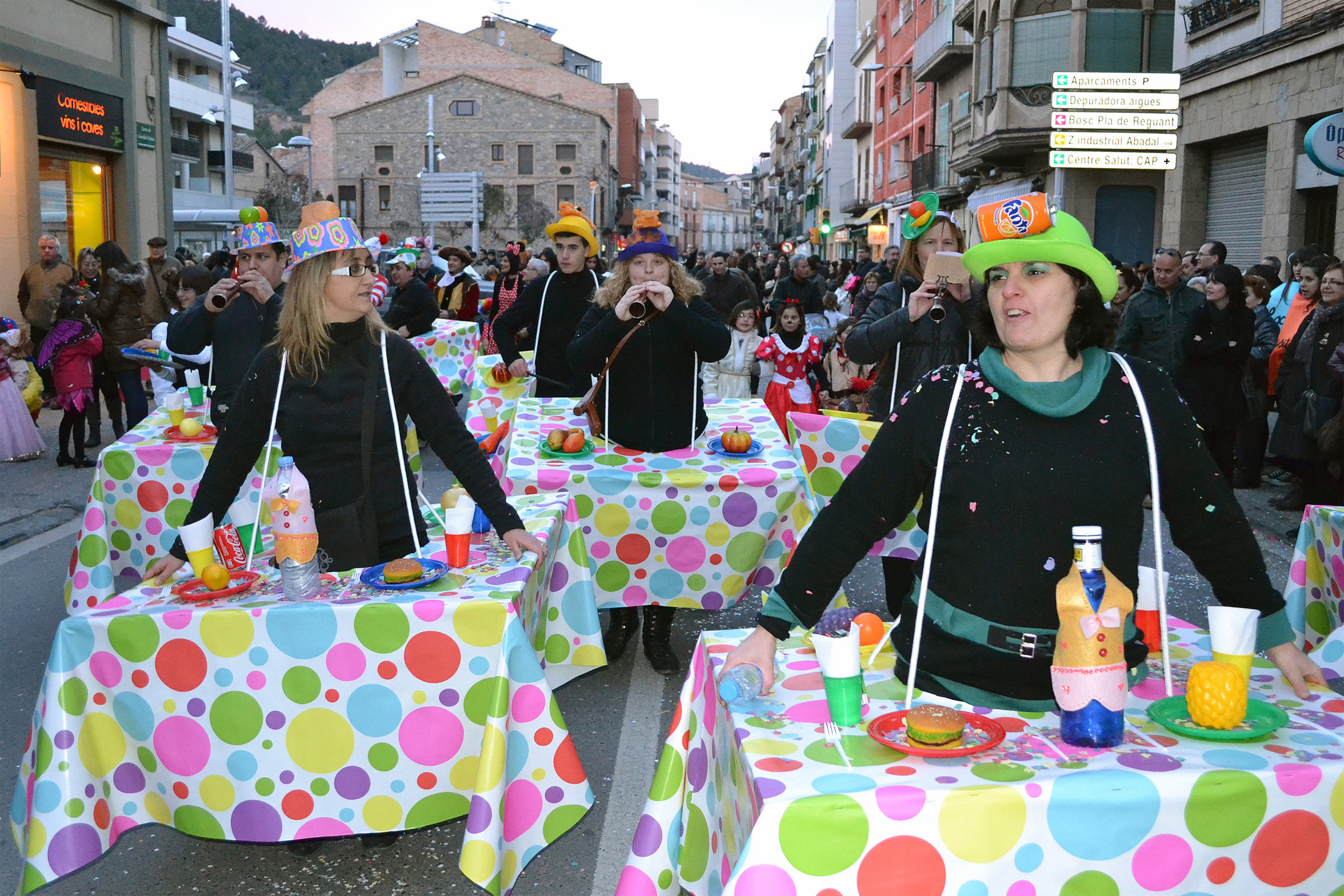 Participants en la rua del Carnestoltes de SÃºria 2013.