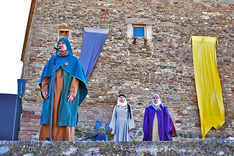 Espectacle dâ€™Els Jueus de lâ€™Aixada a lâ€™Era del Castell, dins de la 18a Fira Medieval dâ€™Oficis de SÃºria - Novembre de 2019.