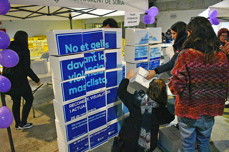 Taller de l'acte central de la Setmana contra la violència de gènere, a la Nau de Ca l'Agut.