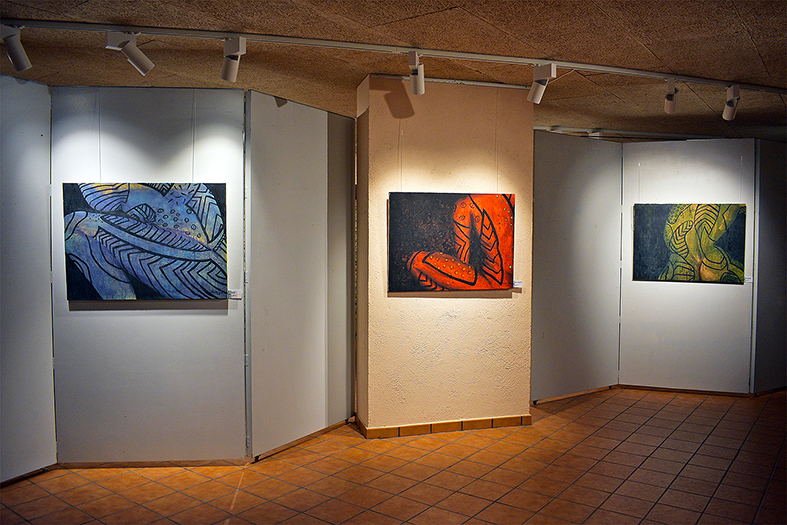 Obres de l'exposició 'Tacte. Art de Greta Riera' a la sala Cal Balaguer del Porxo i El Casinet del Poble Vell, dins del programa de la Festa de Sant Sebastià.