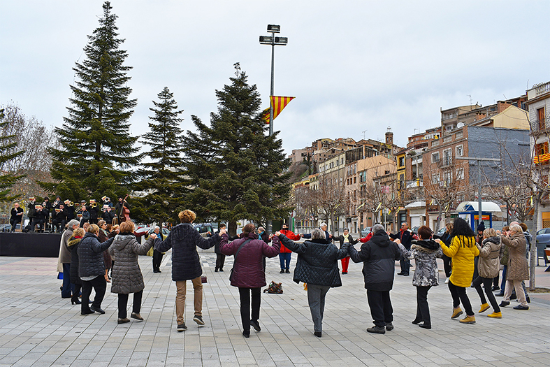 Ballada de sardanes de la Festa de Sant Sebastià, a la plaça de Sant Joan.