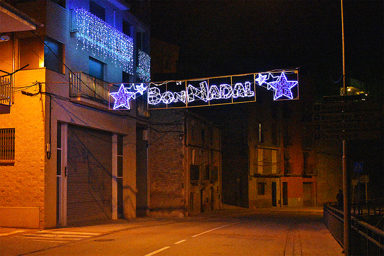 Il·luminació nadalenca al barri de Cal Trist.