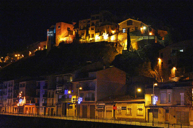 Il·luminació nadalenca al Poble Vell.