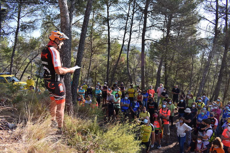 Lectura del manifest de la Diada Nacional de Catalunya a Súria durant l'acte central de la Torre, a càrrec d'un representant del grup ciclista Anxovaires.