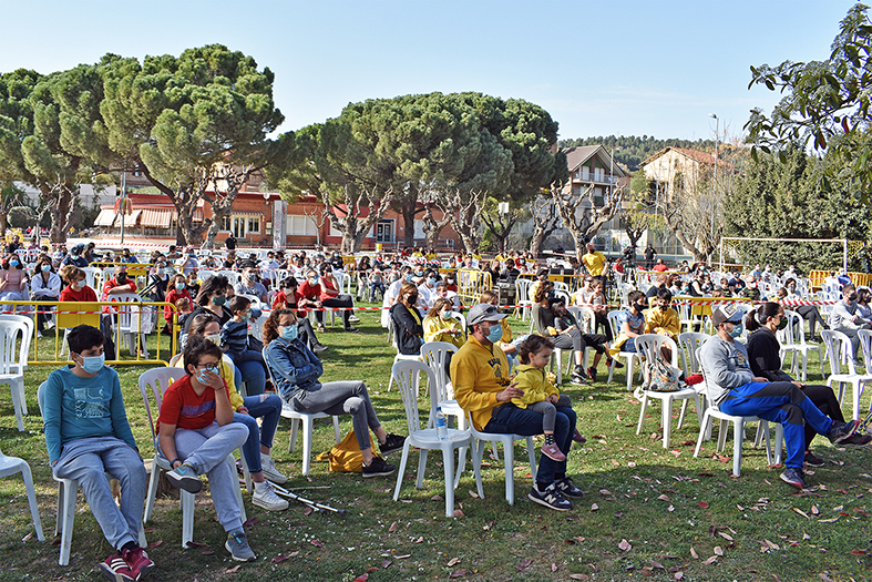Persones assistents al concert del grup surienc Marcianitus al Parc Municipal Macary i Viader, dins del programa de les Caramelles de SÃºria 2021.