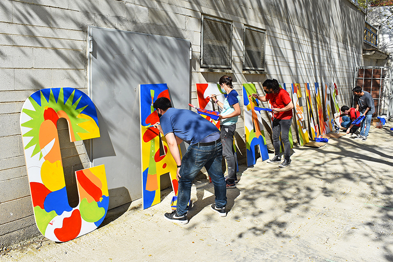 Pintada de les lletres de les Caramelles.