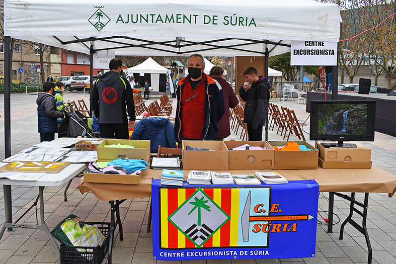 Parada del Centre Excursionista a la Fira d’Entitats i Fira de Nadal de Súria.