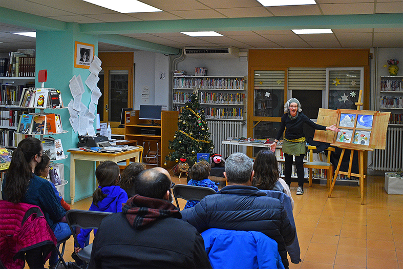 Sessió nadalenca de 'L'Hora del Conte' a la Biblioteca Pública, a cà rrec de Clara Gavaldà .