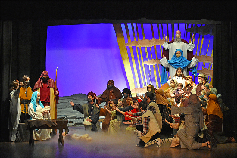 Escena d'Els Pastorets de Súria al Teatre del Foment Cultural.