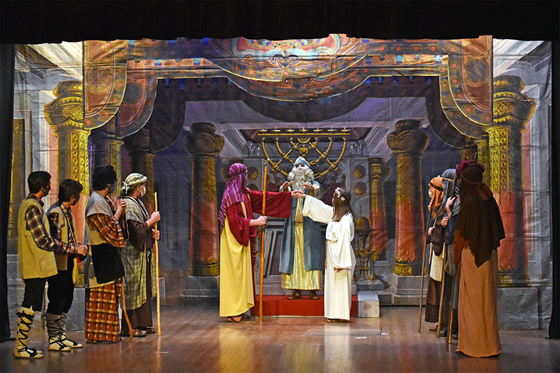 Escena d'Els Pastorets de Súria al Teatre del Foment Cultural.