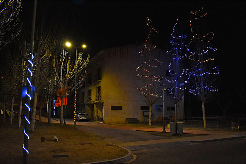 IlÂ·luminaciÃ³ nadalenca al barri de Fusteret.
