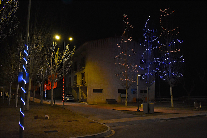 Il·luminació nadalenca al barri de Fusteret.