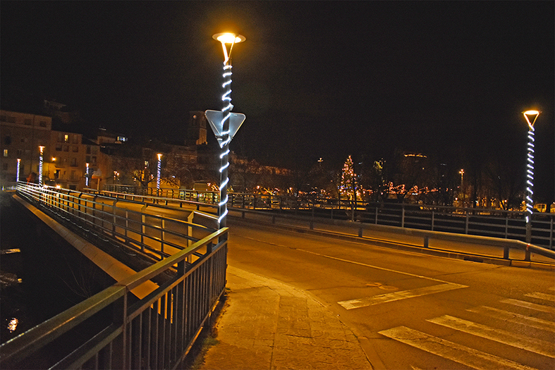 Il·luminació nadalenca al pont de Salipota.