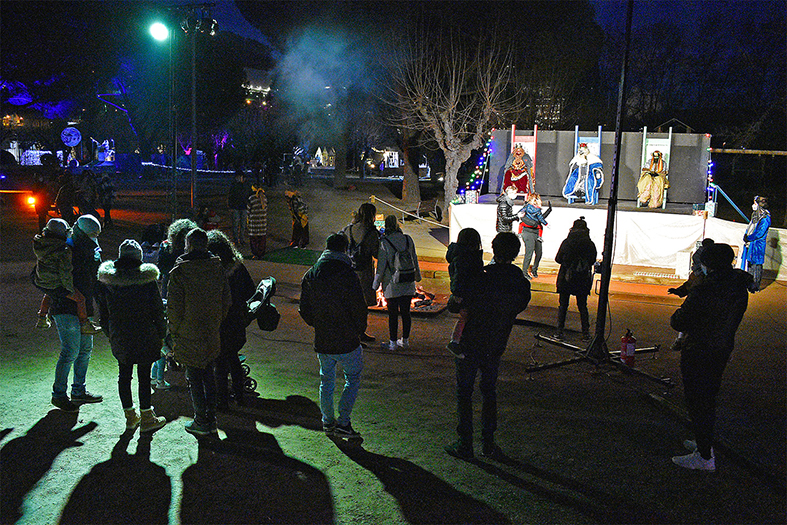 Imatge del Campament Màgic dels Reis d'Orient al Parc Municipal Macary i Viader, amb Ses Majestats Melcior, Gaspar i Baltasar.